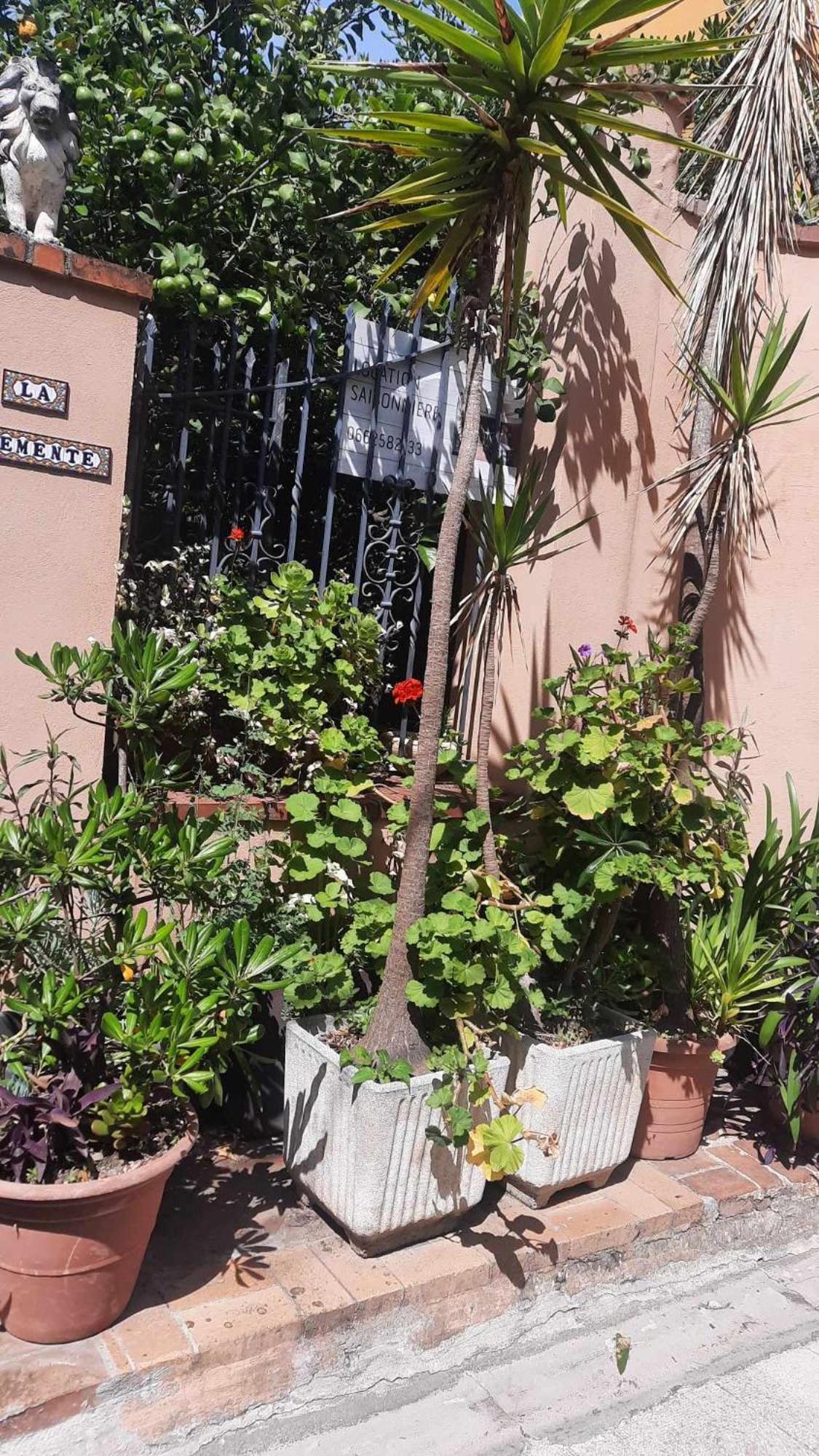 Les Violettes Lägenhet Menton Exteriör bild