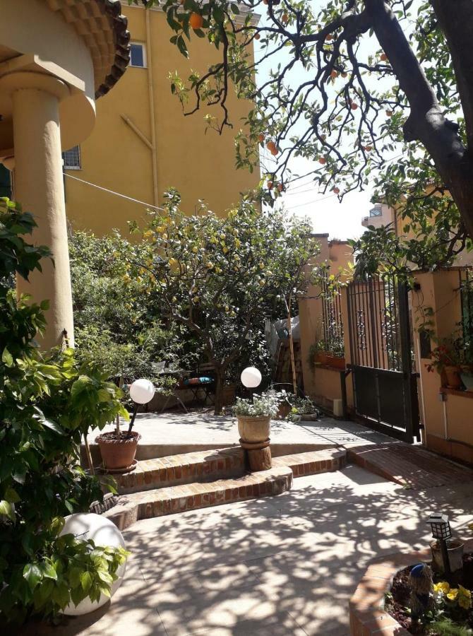 Les Violettes Lägenhet Menton Exteriör bild
